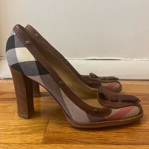 Burberry heels size 36.5